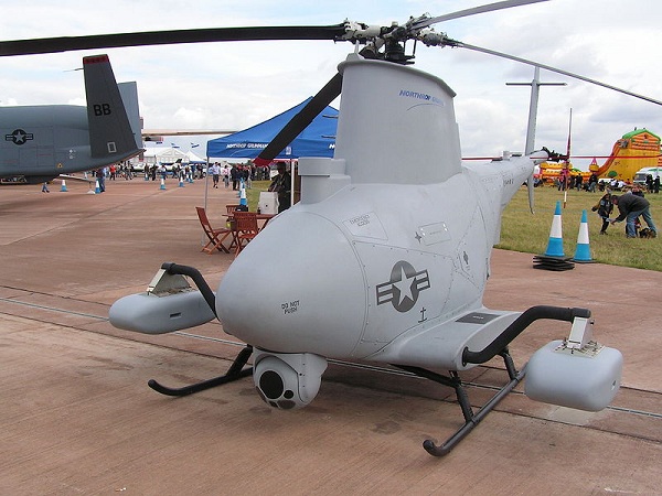  Aunque la mayoría de los UAV son aviones de ala fija, también se utilizan diseños de helicópteros (es decir, RUAV) como este MQ-8B Fire Scout. 